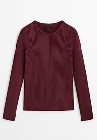 Haut à manches longues bourgogne en tissu côtelé. Encolure ronde, coupe ajustée et surface texturée sans logos ou embellissements visibles.