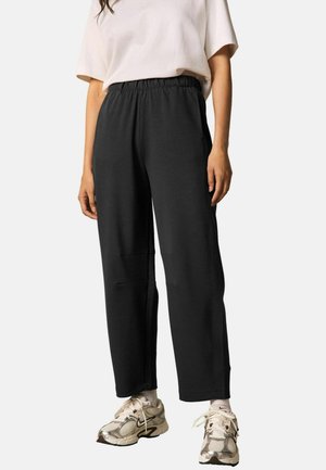 REGULAR FIT - PREMIUM HEAVYWEIGHT JOGGERS - Pantaloni de trening - black