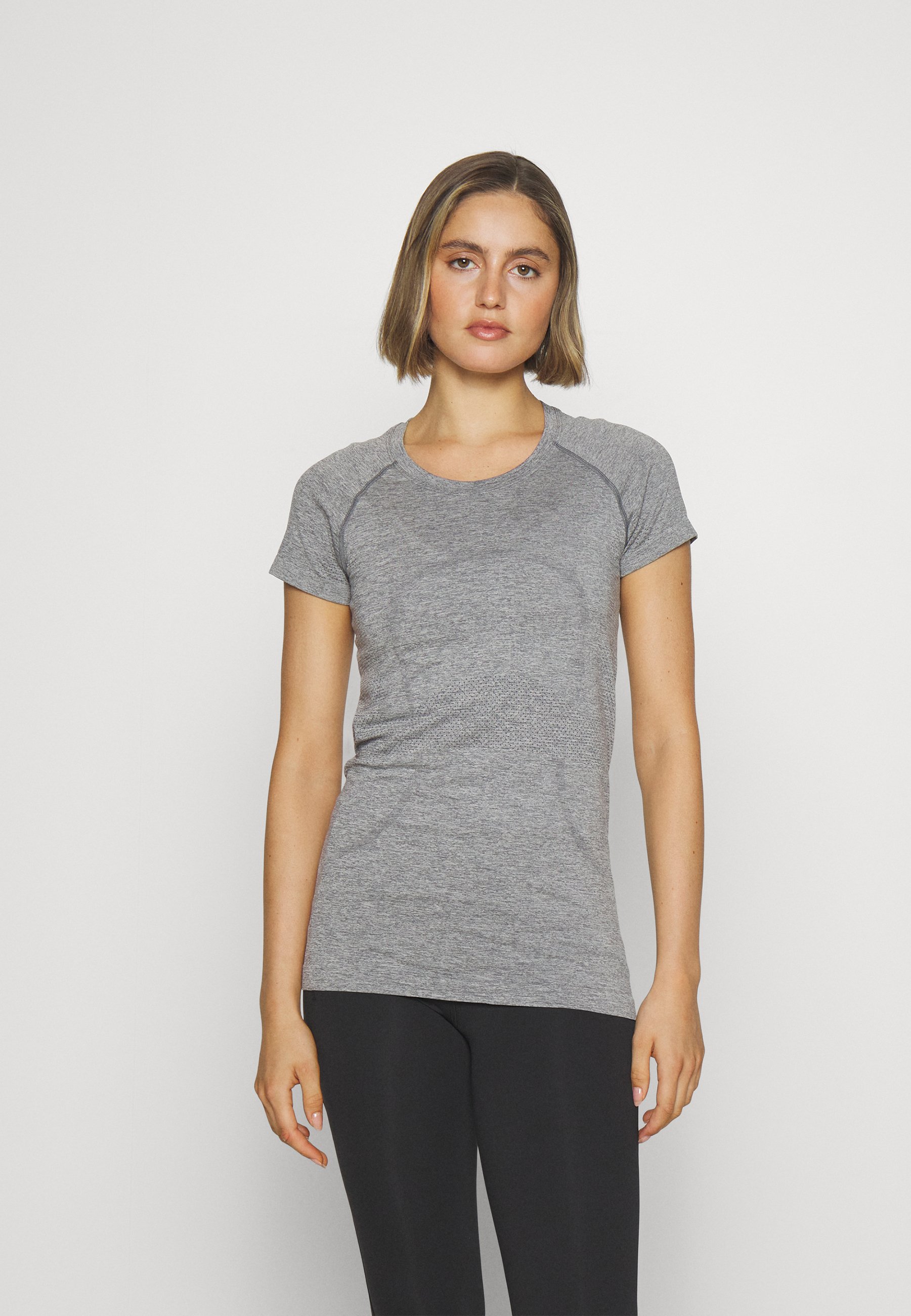 新品 ルルレモン Swiftly Tech SS Shirt 2.0（4） ルルレモン☆Swiftly Tech Short Sleeve 2.0 Race 半袖 Tシャツ