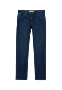 Jeans de mezclilla en azul oscuro con corte recto, que cuentan con cinco bolsillos, cierre de botón de metal y una pequeña etiqueta de la marca en la cinturilla.