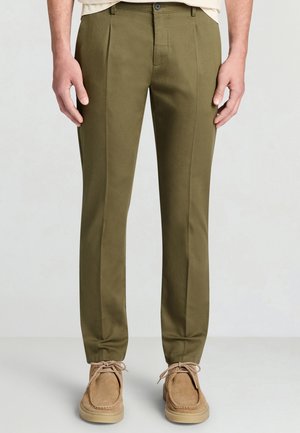 LUNGO TINTA UNITA - Chino - verde militare