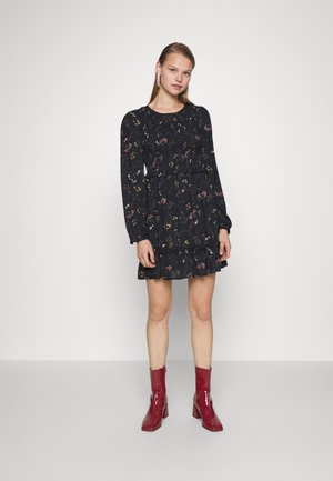 ONLISABELLA SMOCK DRESS - Denní šaty - black