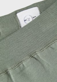 Name it NKMSWEAT PANT - Calças de fato de treino - agave green