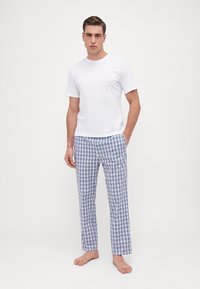 Jack & Jones JACLUCA TEE AND PANTS GIFTBOX - Pyjama - white/light blue