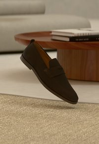 Δεν επιλέχθηκε, dark brown