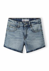 Shorts en denim bleu clair avec un délavage, présentant une fermeture à bouton à l'avant, un design à cinq poches et des détails cousus le long des coutures.