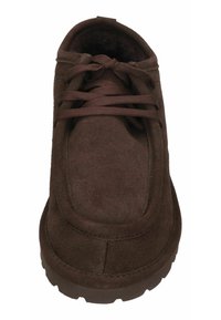 Braune Wildlederschuhe mit runder Zehenform, Schnürdesign und einer dicke Gummisohle mit strukturiertem Profil für guten Halt.