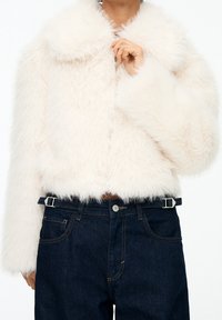 PULL&BEAR Imiteret læderjakke - white