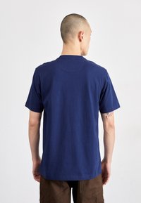 adidas Originals TREFOIL ESSENTIALS - Camiseta estampada - night indigo