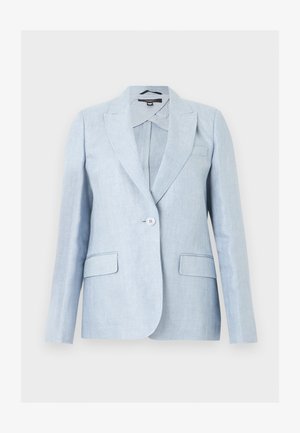 Ανοιχτό μπλε σακάκι με ένα μόνο κουμπί, γιακά με εσοχές, πλαϊνές τσέπες με καπάκι και δομημένα μακριά μανίκια, απεικονιζόμενο σε λευκό φόντο.