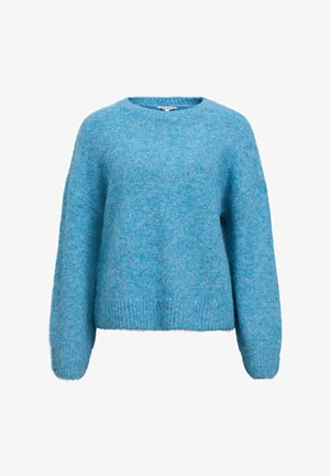 Puszysty niebieski sweter z miękkiego materiału, z okrągłym dekoltem, opadającymi ramionami i ściągaczem u dołu, o luźnym kroju.