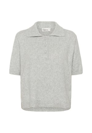 Polo de punto de manga corta en gris claro con tres botones delanteros y cuello doblado, tela de textura suave, dobladillo recto.