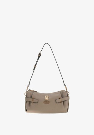 Sac à main en cuir gris avec des garnitures dorées, une forme arrondie, une sangle réglable et un détail de logo sur le devant. Deux boucles latérales soulignent le design.