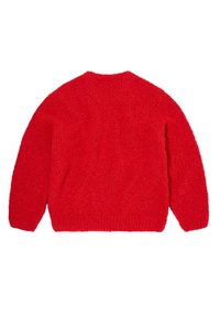 Κόκκινο μακριμάνικο πλεκτό πουλόβερ με στρογγυλή λαιμόκοψη, τοποθετημένο επίπεδα με την πλάτη στραμμένη προς τα επάνω σε λευκό φόντο.