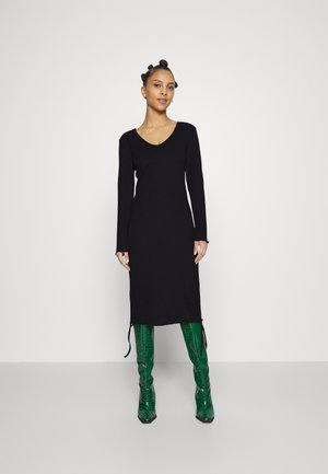 Pieces Petite PCBENDY RUCHING DRESS - Φόρεμα ημέρας - black