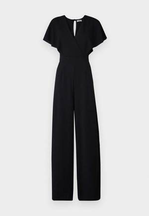 Zwarte jumpsuit met een ontwerp met wijde pijpen, korte flapmouwen en een V-hals. Voorzien van een keyhole achterkant en een aansluitende taille voor een gestroomlijnde look.