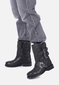 NEW TOUGH - Cowboy/biker ankle boot - black