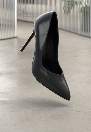 High heels - black