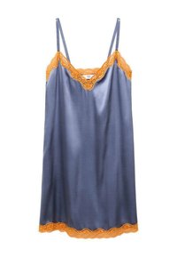 Camisón de satén con un cuerpo azul y ribete de encaje naranja en el escote y el dobladillo. Presenta tirantes finos ajustables y una textura suave.