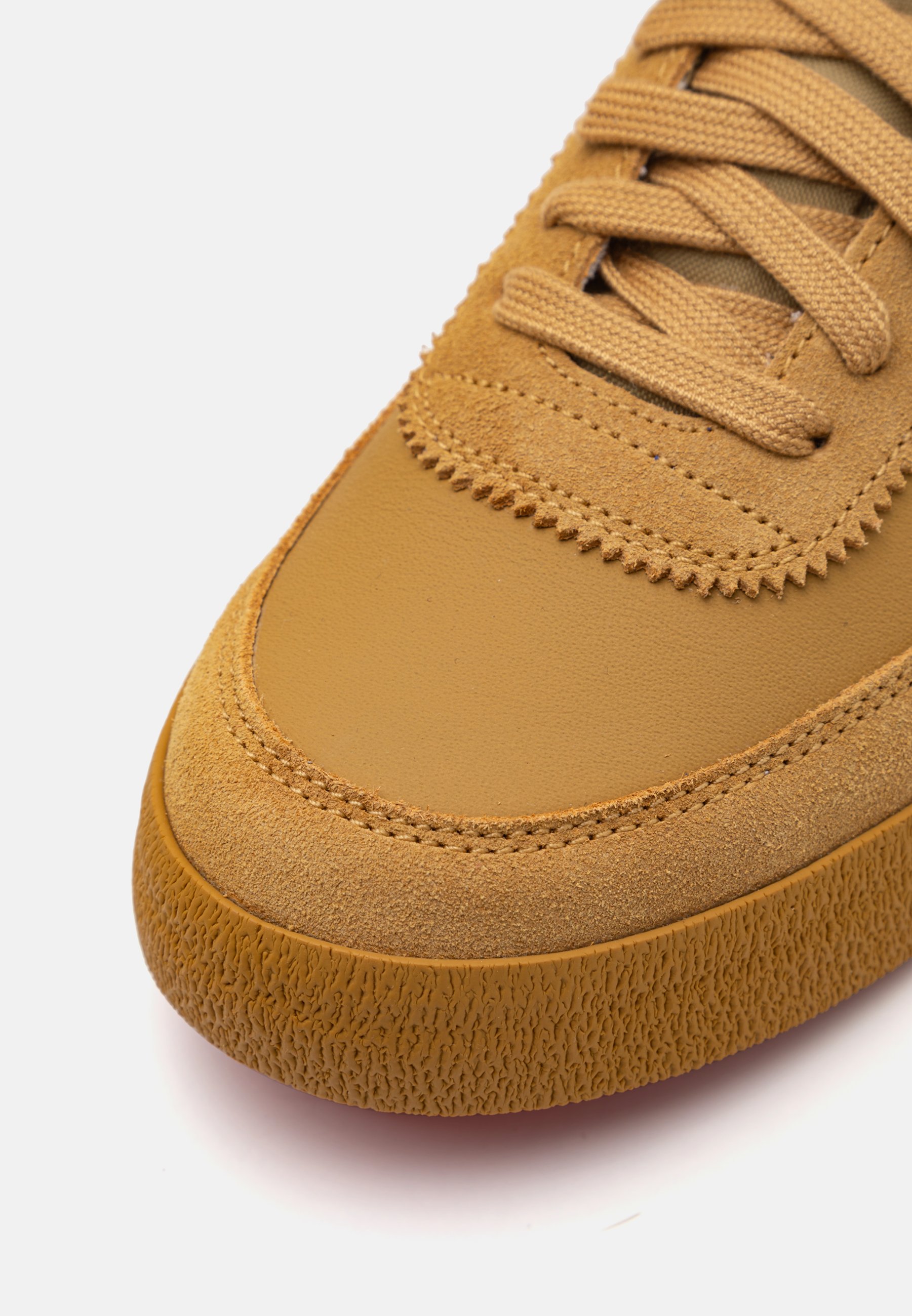 Nike Sportswear KILLSHOT 2 - Trainers - flat gold/team gold