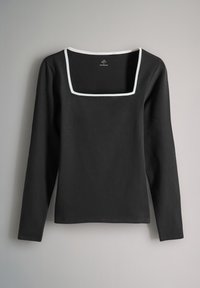 Haut noir à manches longues avec un col carré et une bordure blanche. Texture lisse, coupe ajustée, sans motifs ni ornements visibles.