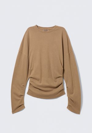 Camicia marrone a maniche lunghe realizzata in tessuto morbido. Presenta una vestibilità ampia, scollo arrotondato e dettagli drappeggiati sui lati.