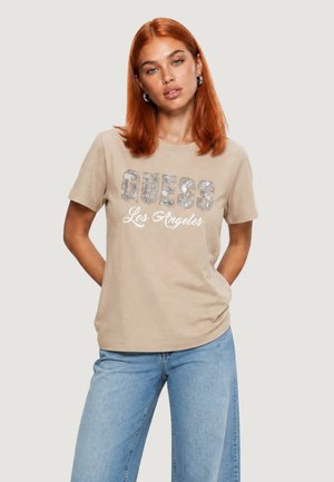 Guess, SS CN SNAKE SCRIPT R W6YI30 K4349 - T-shirt imprimé - dark-beige