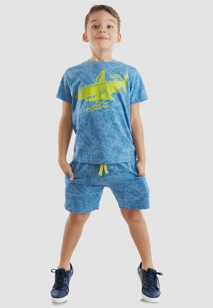 Denokids, BEKLEIDUNG SHARK SEA SET - Pantalon de survêtement - blue ms-y