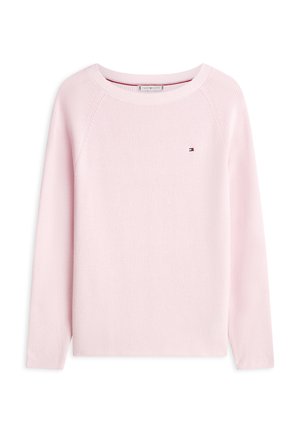 Πλεκτό πουλόβερ σε ανοιχτό ροζ χρώμα με στρογγυλή λαιμόκοψη, μακριά μανίκια ράγκλαν και μικρό λογότυπο στο στήθος. Μαλακή υφή και άνετη εφαρμογή.