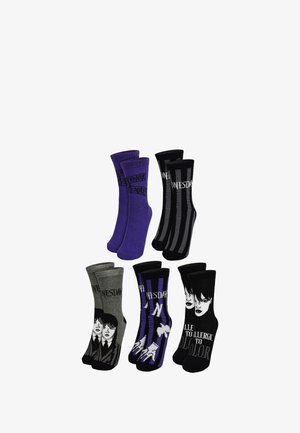 Set di sei calzini in vari colori: viola, nero e grigio. Caratterizzati da grafiche, righe e testo, hanno una texture morbida e una lunghezza fino al polpaccio.