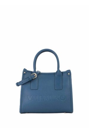 Sac à main Valentino bleu avec double poignée, bandoulière réglable avec boucle dorée et nom de marque embossé sur le panneau avant.