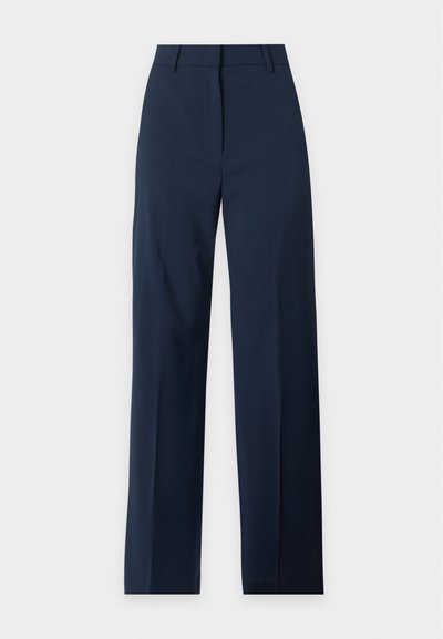 Pantalon bleu marine à jambes droites avec passants de ceinture, fermeture éclair à l'avant et taille propre sur un fond clair.