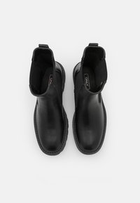 ONLY SHOES Kotníkové boty na platformě - black