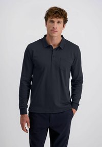 Dunkelblaues Langarm-Polo-Shirt mit einem Kragen, einer Knopfleiste und einer Brusttasche. Glattes Material mit einer figurbetonten Passform.