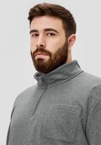 s.Oliver MIT BRUSTTASCHE - Felpa - graphit