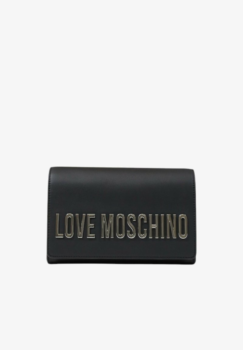 Portafoglio in ecopelle nera con logo "LOVE MOSCHINO" in metallo in rilievo sul davanti. Chiusura a scatto, forma rettangolare.