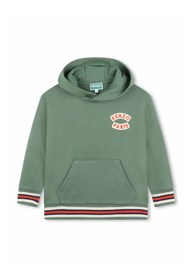 Sweat à capuche vert avec une poche frontale, des poignets et un ourlet côtelés, ornés de rayures multicolores, et un patch logo "KENZO PARIS" sur la poitrine.