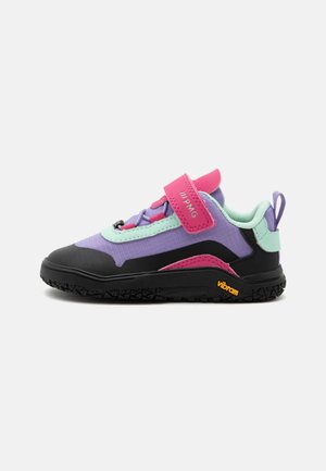 Primigi, GORETEX BAREFOOT GRANDER - Αθλητικά παπούτσια - tulip/magenta