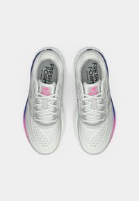 New Balance FRESH FOAM X EVOZ V4 - Utcai futócipők - grey matter