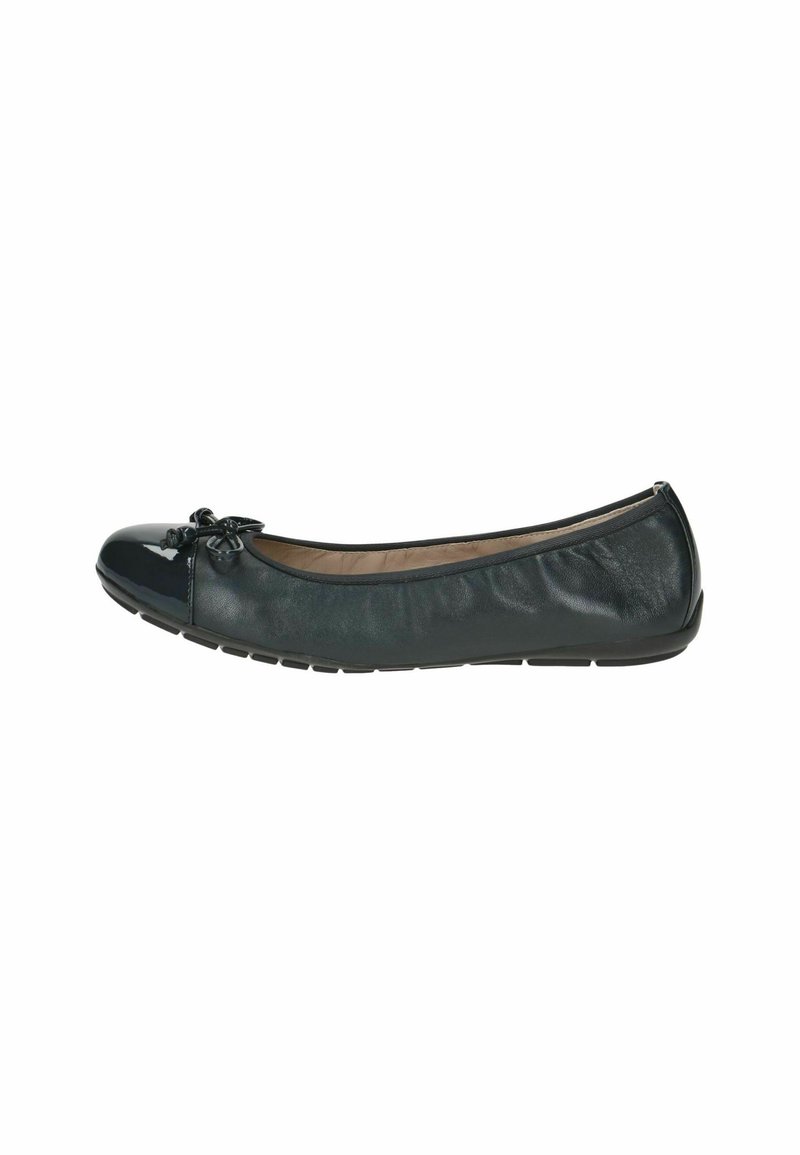 Ballerine in pelle nera con punta lucida, decorazione a fiocco e suola flessibile. Presenta una morbida fodera interna per il massimo comfort.