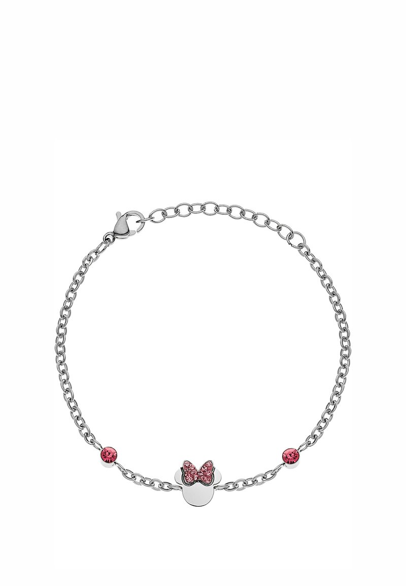 Bracciale in argento con un charm a forma di farfalla rosa e due pietre rosa, che mette in risalto un design delicato e femminile con texture lucidate.