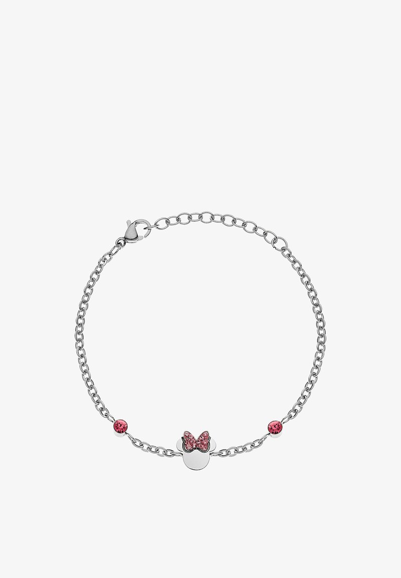 Bracciale in argento con un charm a forma di farfalla rosa e due pietre rosa, che mette in risalto un design delicato e femminile con texture lucidate.