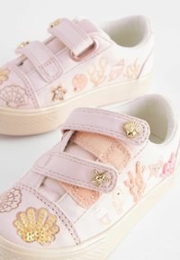 Next EMBELLISHED FIT REGULAR FIT - Chaussures premiers pas - pink seashell