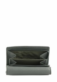 Portefeuille en cuir gris texturé avec un compartiment zippé et plusieurs emplacements pour cartes, doté d'un intérieur doublé de tissu vert olive.