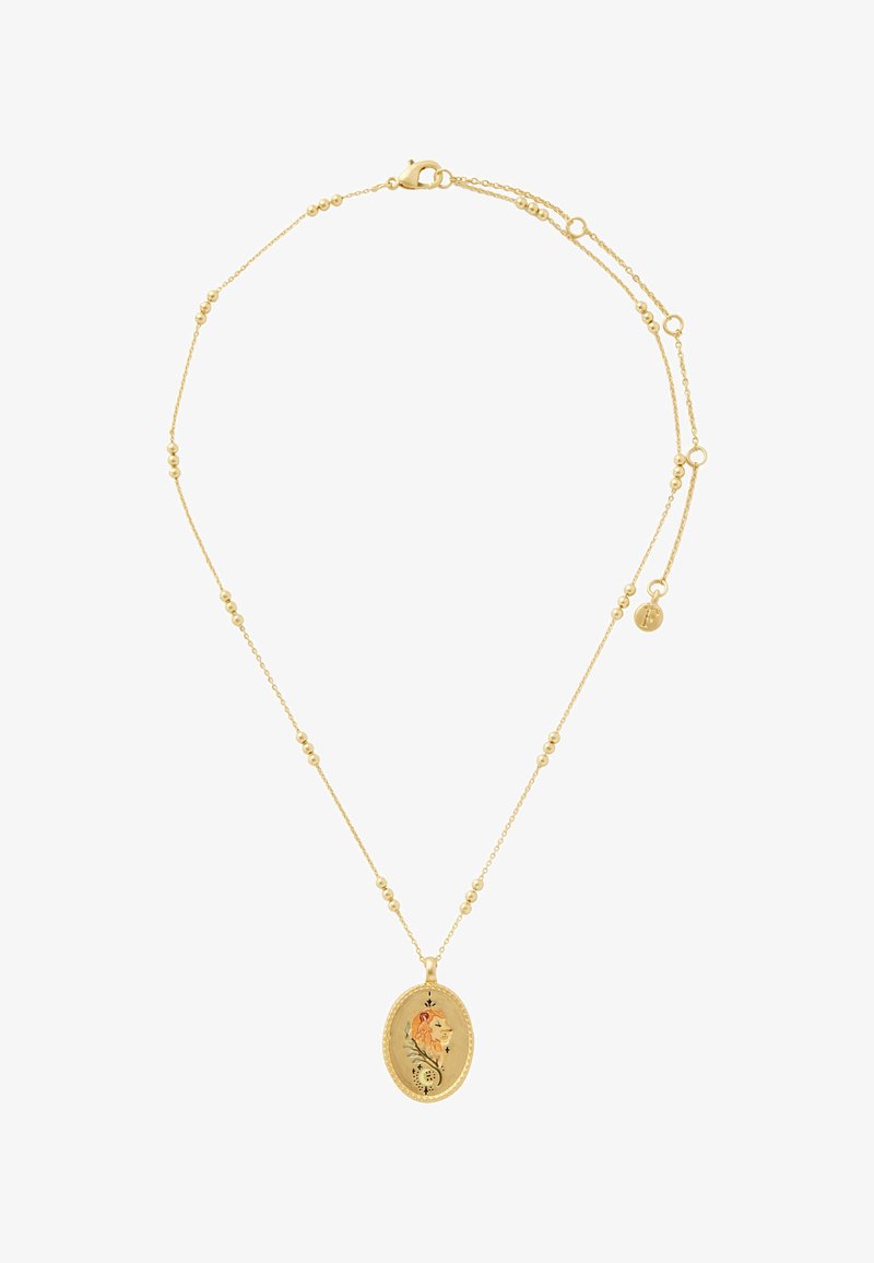 Collar de cadena dorada con pequeñas cuentas y un colgante ovalado que presenta una cabeza de león detallada y elementos florales decorativos.