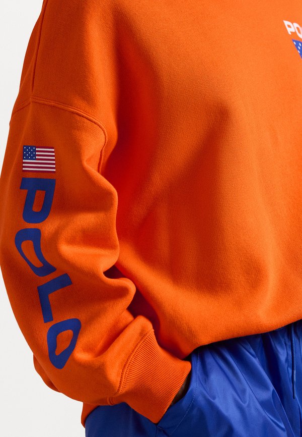 FLAG LOGO FLEECE CREWNECK - Sweatshirt - fiesta orange2