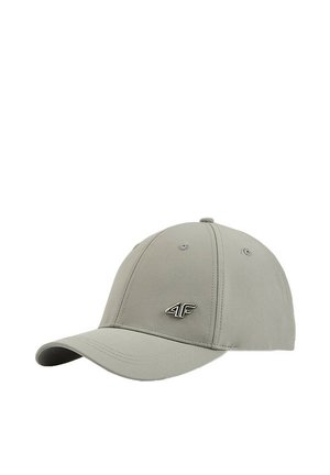 Jasnoszara czapka baseballowa z zakrzywionym daszkiem i metalowym logo '"4F"' z przodu, pokazana na jednolitym białym tle.