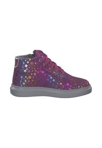 Lila High-Top-Sneaker mit metallicfarbenem Sternmuster, runder Zehenpartie, strukturiertem Obermaterial, grauer Gummisohle und Schnürung mit passenden Schnürsenkeln.