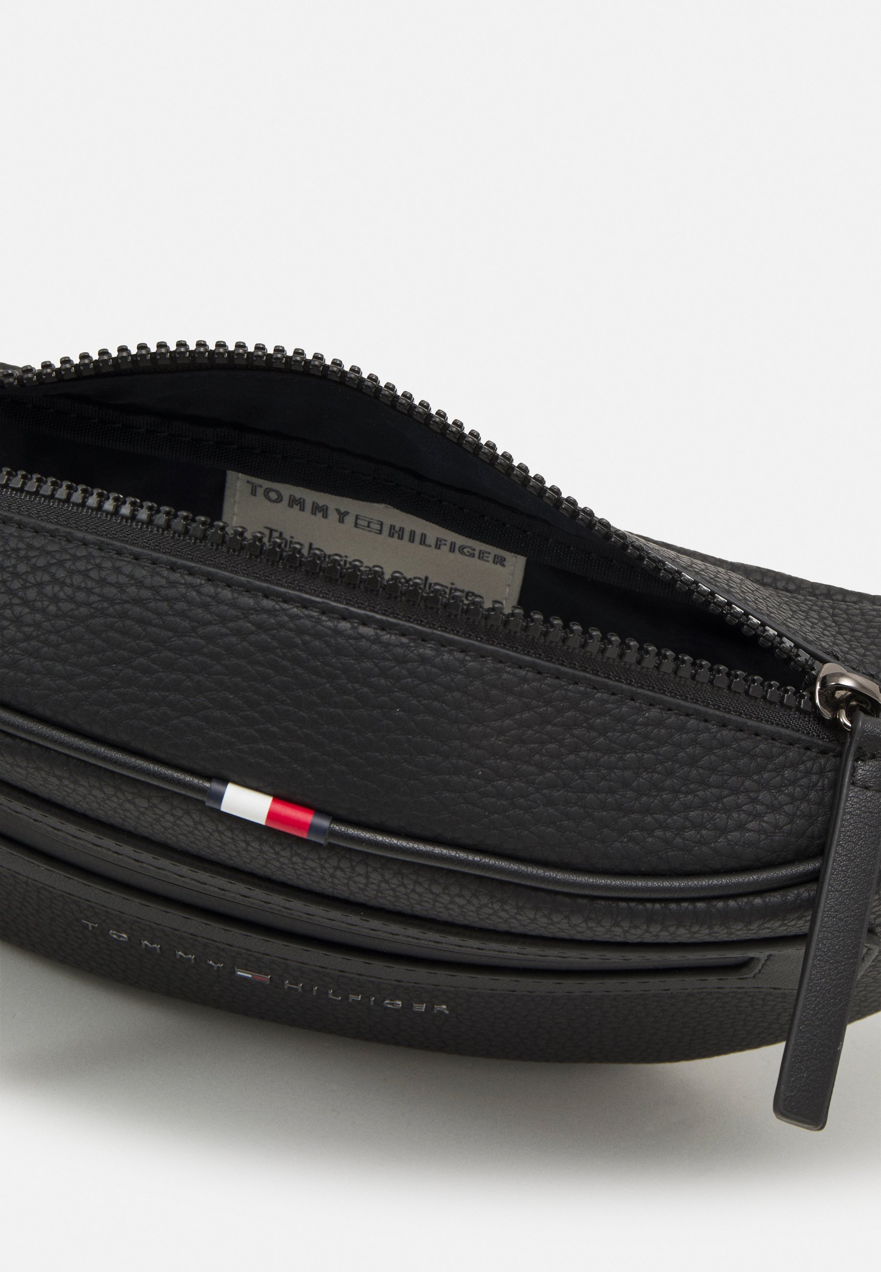 tommy hilfiger essential crossbody bag