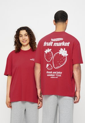 YOURTURN UNISEX FRUIT MARKET REGULAR FIT - Μπλουζάκι με στάμπα - red